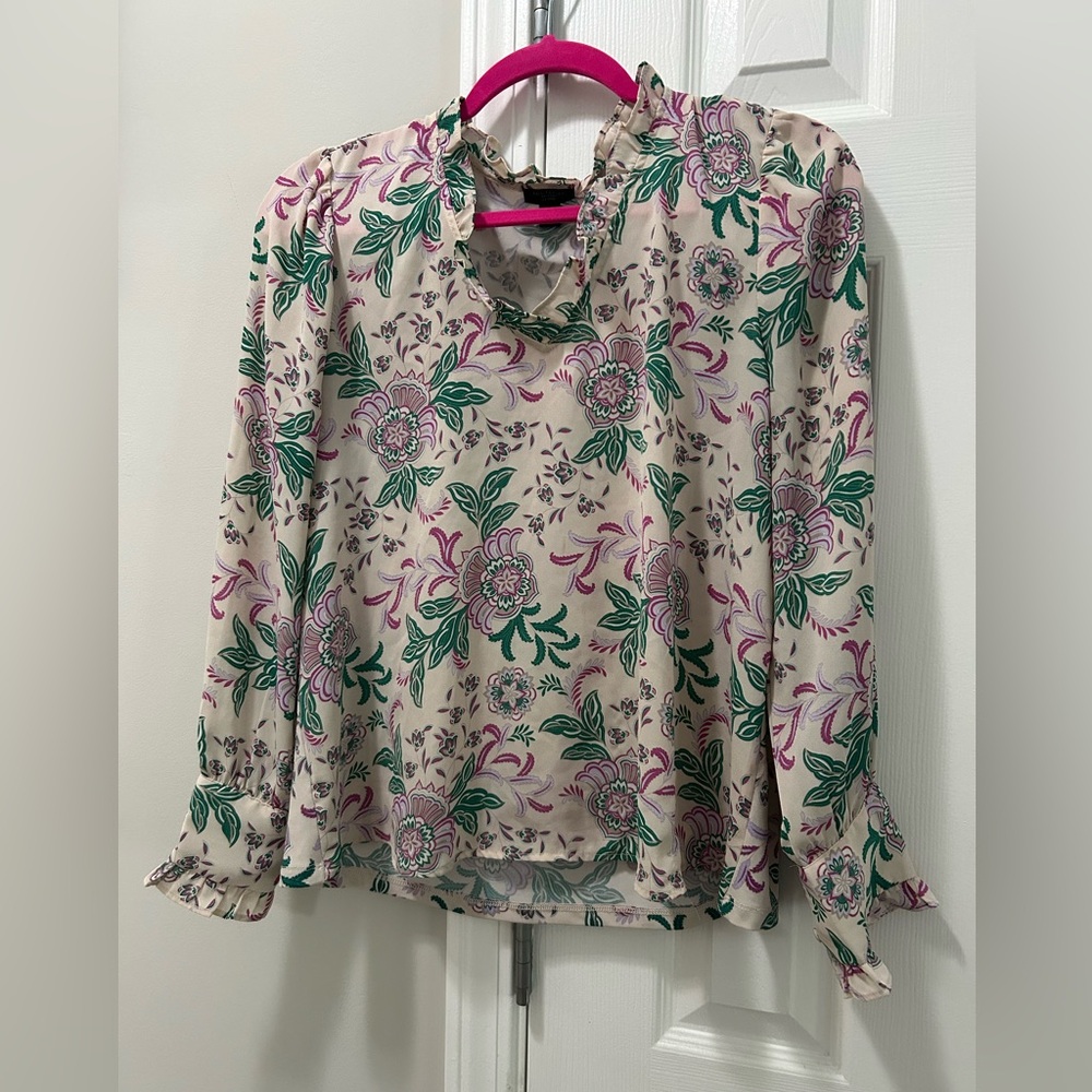 ANN TAYLOR FACTORY PETITE Long Sleeve Blouse    
SIZE: M condition excelente